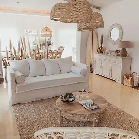 Joy House Nocleg ze śniadaniem 4*