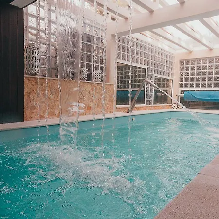 Joy House Nocleg ze śniadaniem 4*
