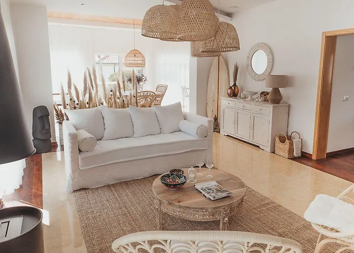 Joy House Bed and Breakfast 4*