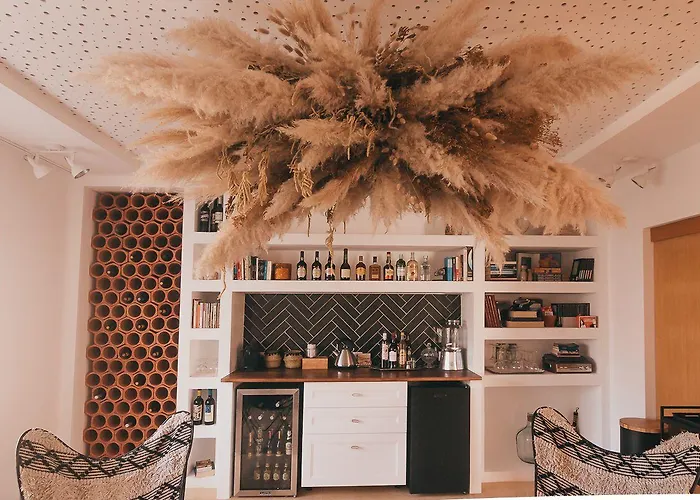 Joy House Bed and Breakfast 4*